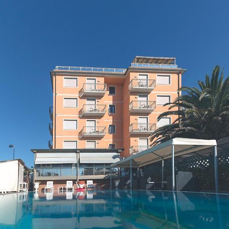 Hotel Bixio Lido di Camaiore Eksteriør bilde