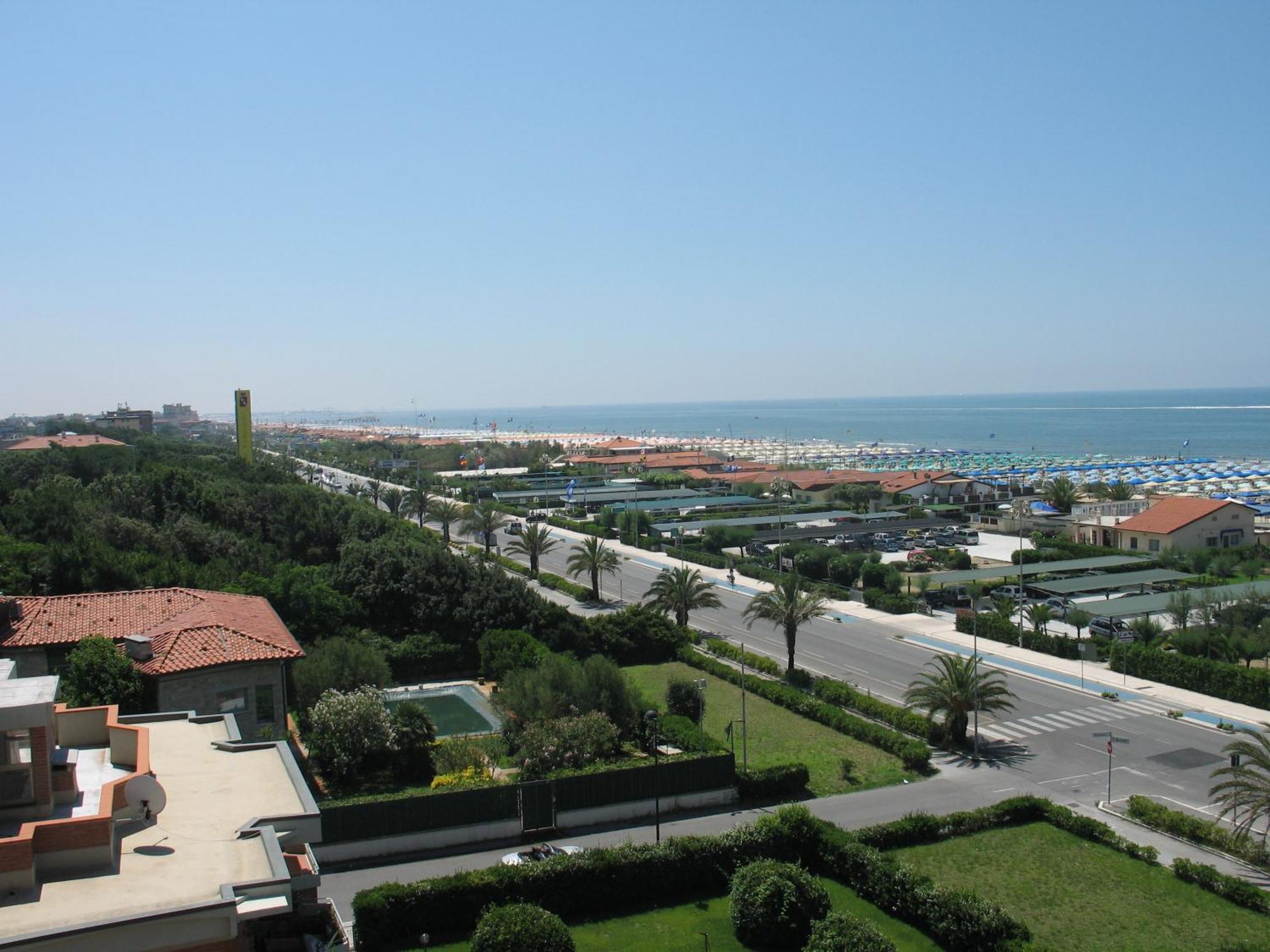 Hotel Bixio Lido di Camaiore Eksteriør bilde