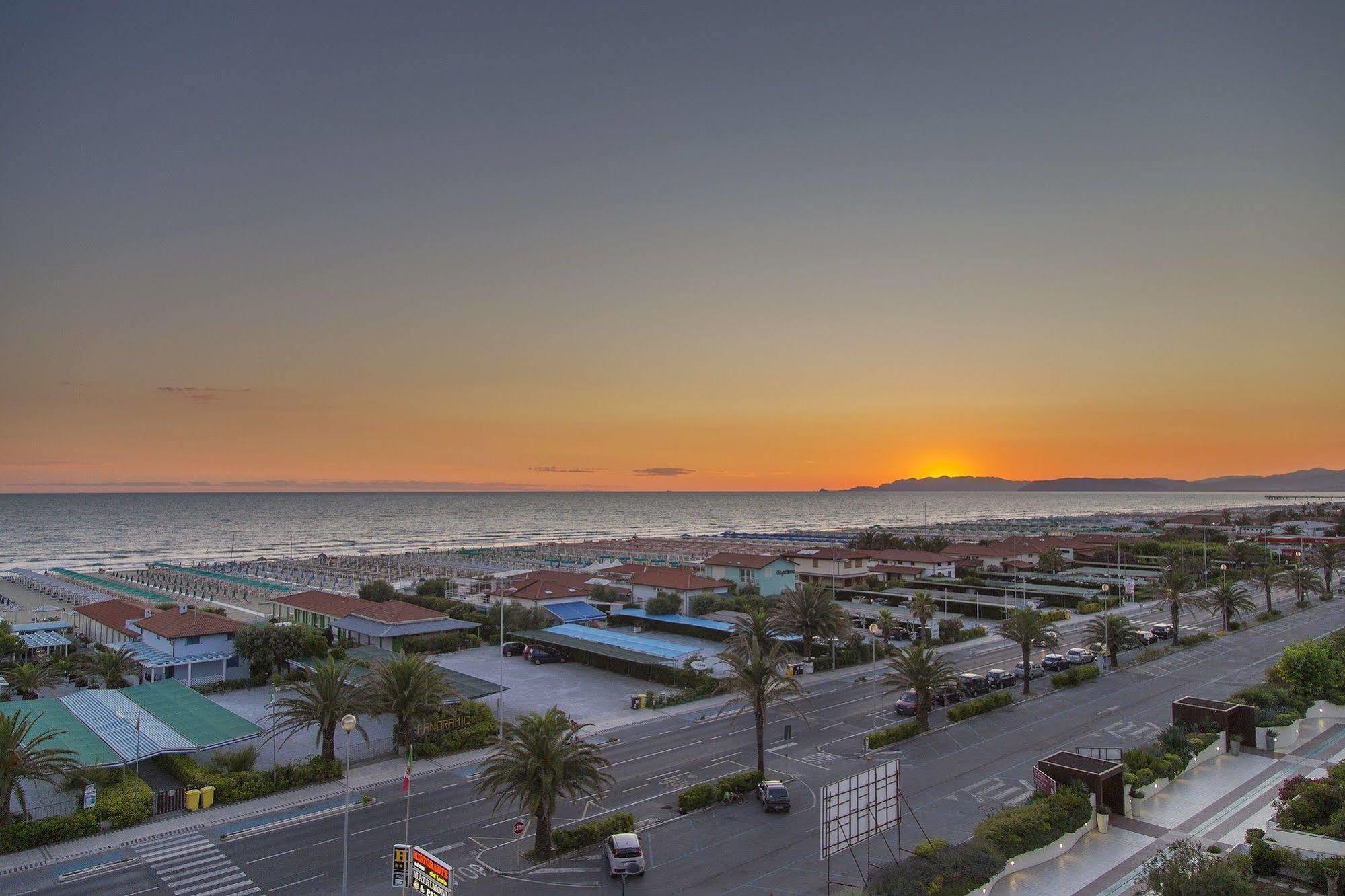 Hotel Bixio Lido di Camaiore Eksteriør bilde